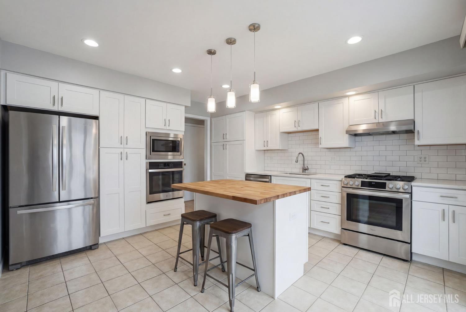 708 Auth Avenue Oakhurst, NJ 07755 - Photo 8 of 26