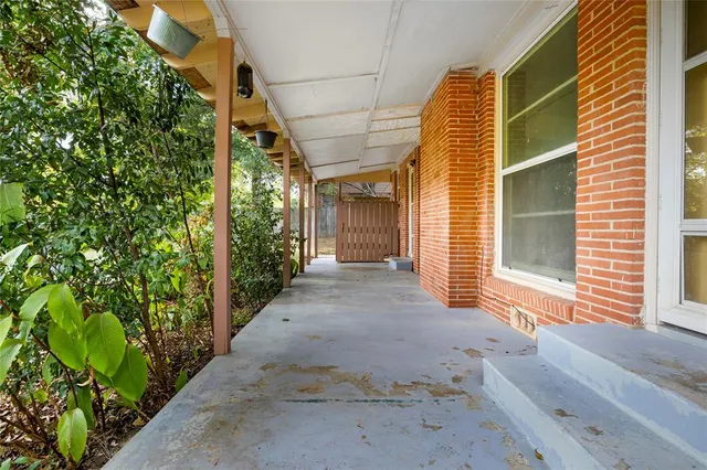 a view of a pathway of a house