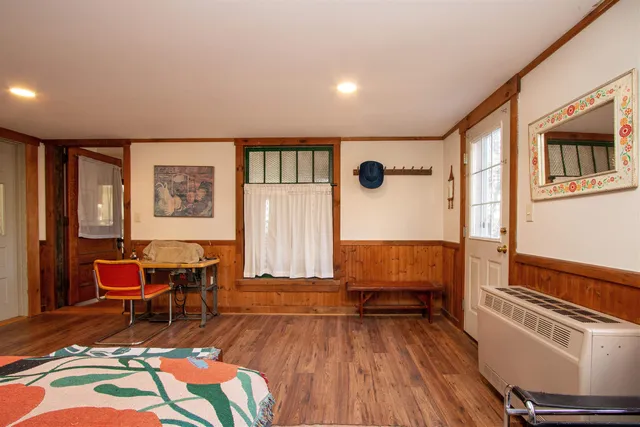 $300,000 | 225 Charles Street, Lyndon, VT 05851