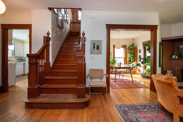 $300,000 | 225 Charles Street, Lyndon, VT 05851