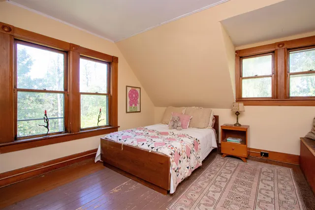 $300,000 | 225 Charles Street, Lyndon, VT 05851