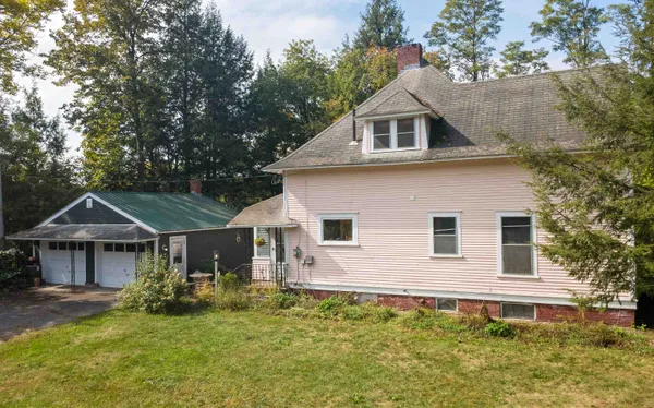 $300,000 | 225 Charles Street, Lyndon, VT 05851