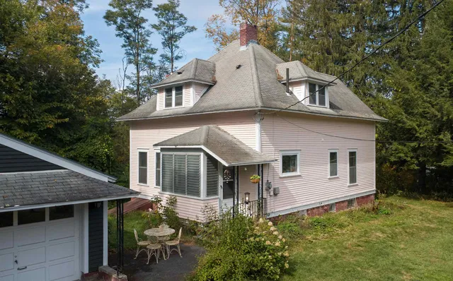 $300,000 | 225 Charles Street, Lyndon, VT 05851