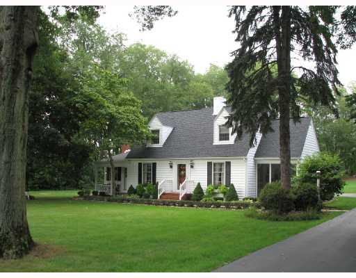 132 Glover Road New Castle, PA 16105 - Photo 1 of 8 Gallery Image 1