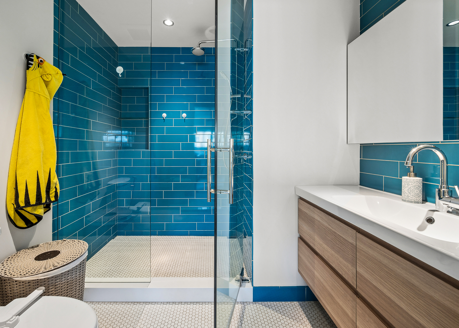 2249 North Burling Street Chicago, IL 60614 - Photo 29 of 41 a bathroom with a sink and toilet
