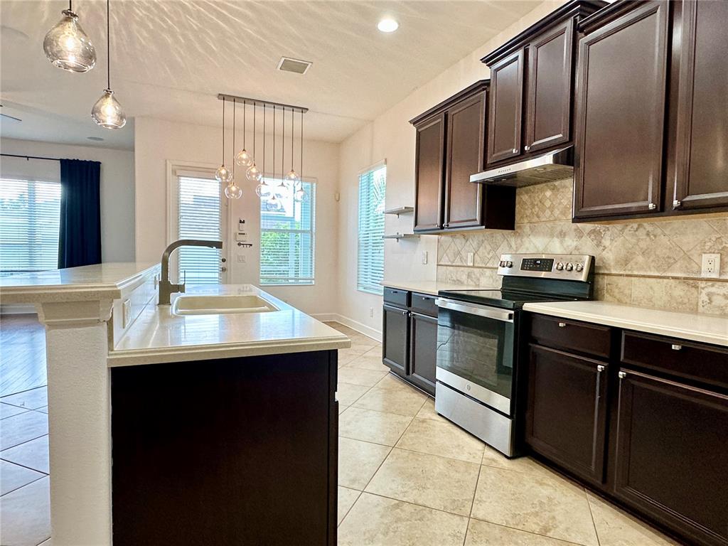 6157 Castleton Hollow Road Riverview, FL 33578 - Photo 4 of 45