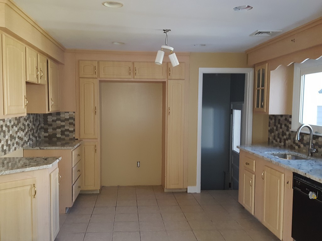 16 Hutton Street Fall River, MA 02720 - Photo 9 of 23 Gallery Image 9