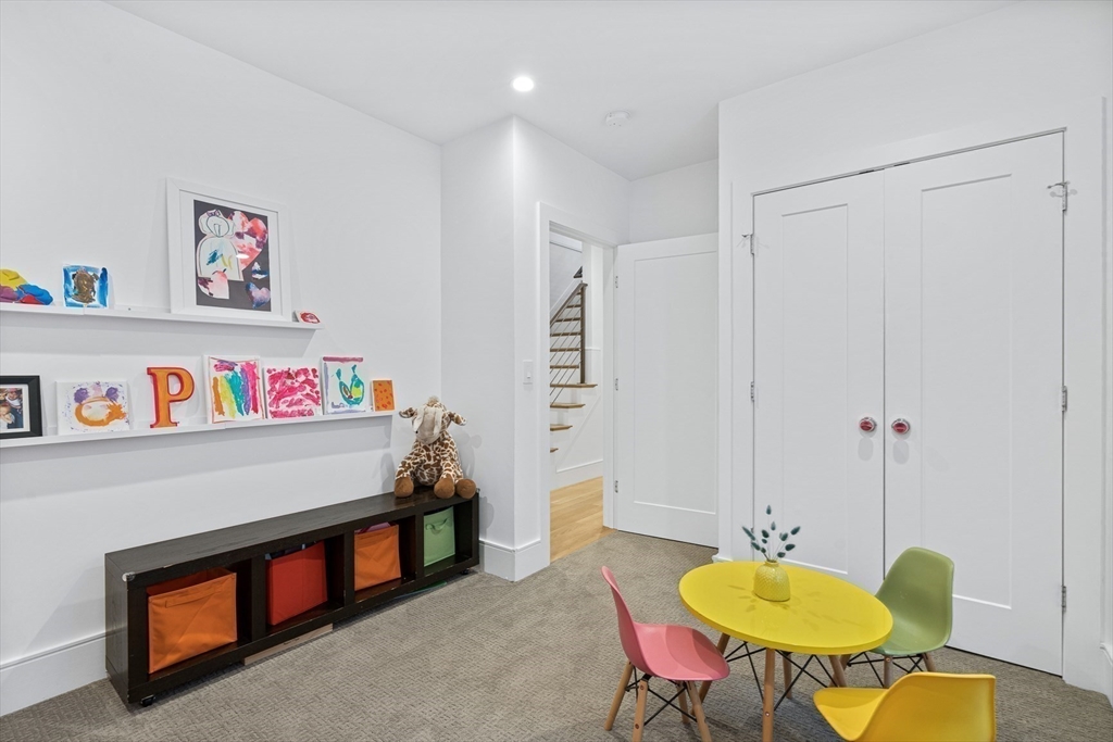 26 Salisbury Road, Unit 26 Newton, MA 02458 - Photo 13 of 23