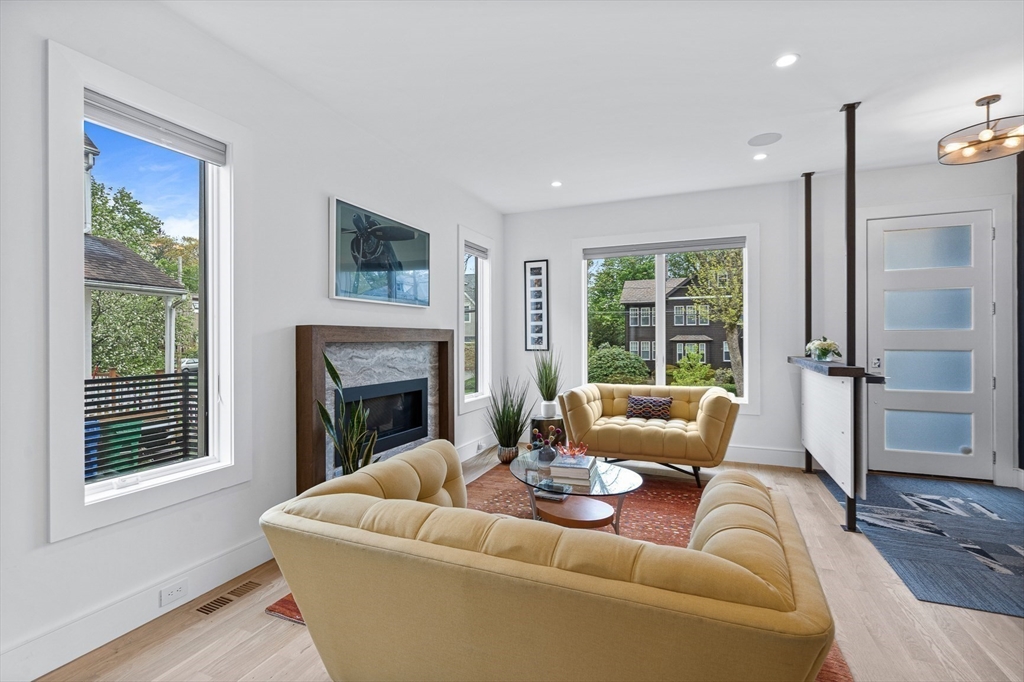 26 Salisbury Road, Unit 26 Newton, MA 02458 - Photo 3 of 23