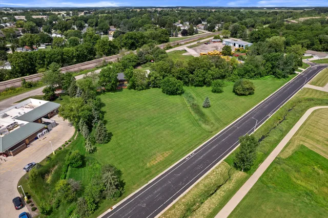 $249,900 | 106 Carriage Hill Drive, Watertown, WI 53098