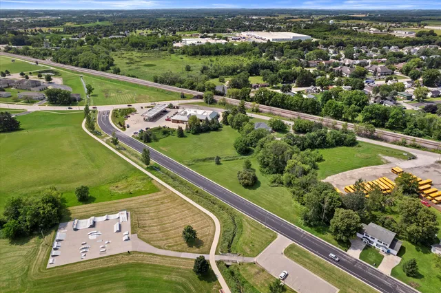 $249,900 | 106 Carriage Hill Drive, Watertown, WI 53098