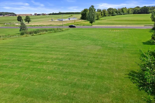 $249,900 | 106 Carriage Hill Drive, Watertown, WI 53098