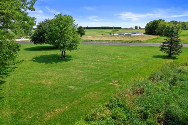 $249,900 | 106 Carriage Hill Drive, Watertown, WI 53098