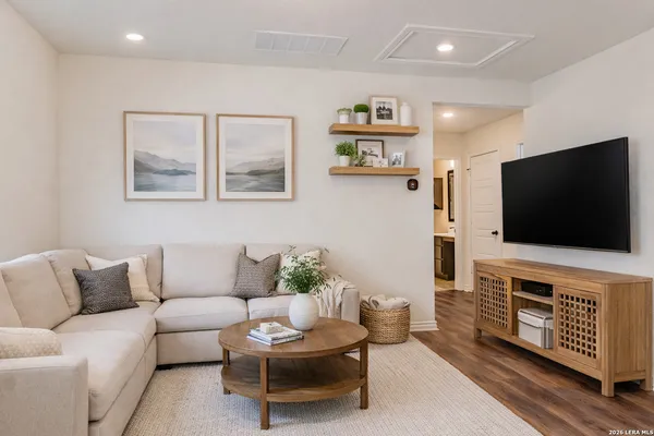 $1,800 | 511 Dakota Creek, New Braunfels, TX 78130