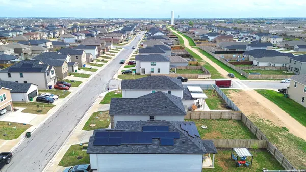 $1,800 | 511 Dakota Creek, New Braunfels, TX 78130