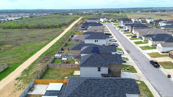 $1,800 | 511 Dakota Creek, New Braunfels, TX 78130