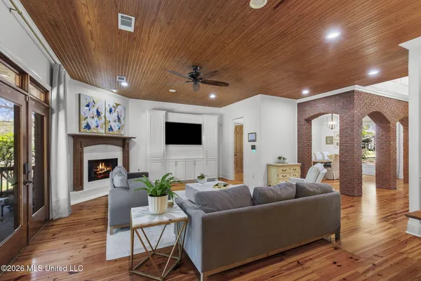 $875,000 | 6 Eastbrooke Circle, Madison, MS 39110