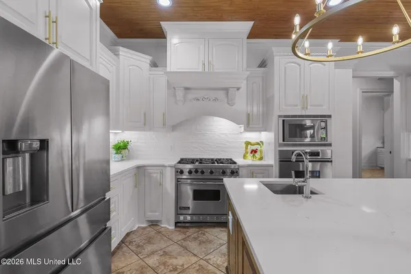 $875,000 | 6 Eastbrooke Circle, Madison, MS 39110