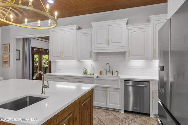 $875,000 | 6 Eastbrooke Circle, Madison, MS 39110