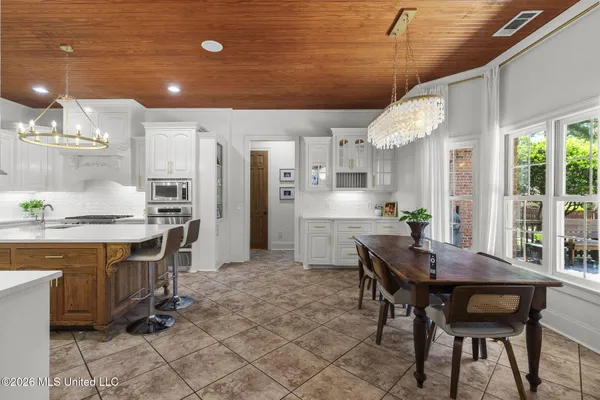 $875,000 | 6 Eastbrooke Circle, Madison, MS 39110