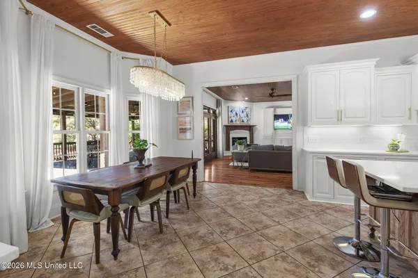 $875,000 | 6 Eastbrooke Circle, Madison, MS 39110