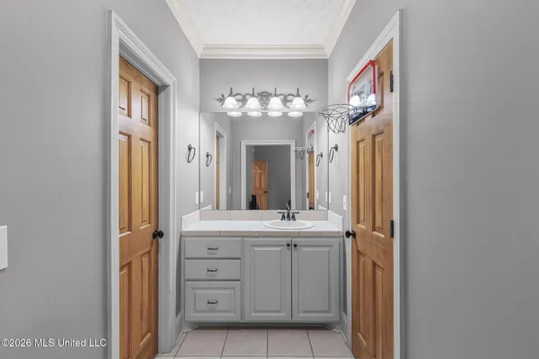 $875,000 | 6 Eastbrooke Circle, Madison, MS 39110