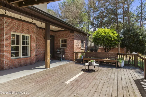 $875,000 | 6 Eastbrooke Circle, Madison, MS 39110