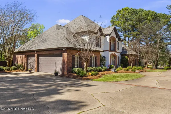 $875,000 | 6 Eastbrooke Circle, Madison, MS 39110
