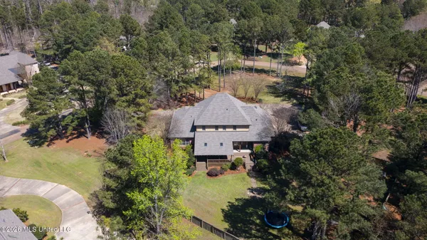 $875,000 | 6 Eastbrooke Circle, Madison, MS 39110