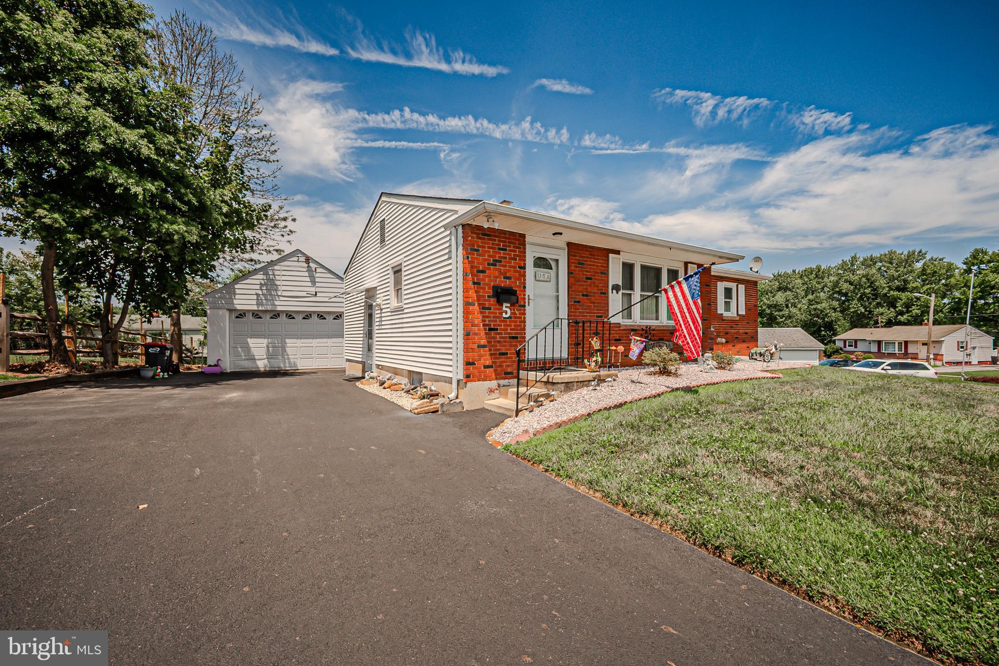 5 Dryden Road New Castle, DE 19720 - Photo 1 of 36 front view
