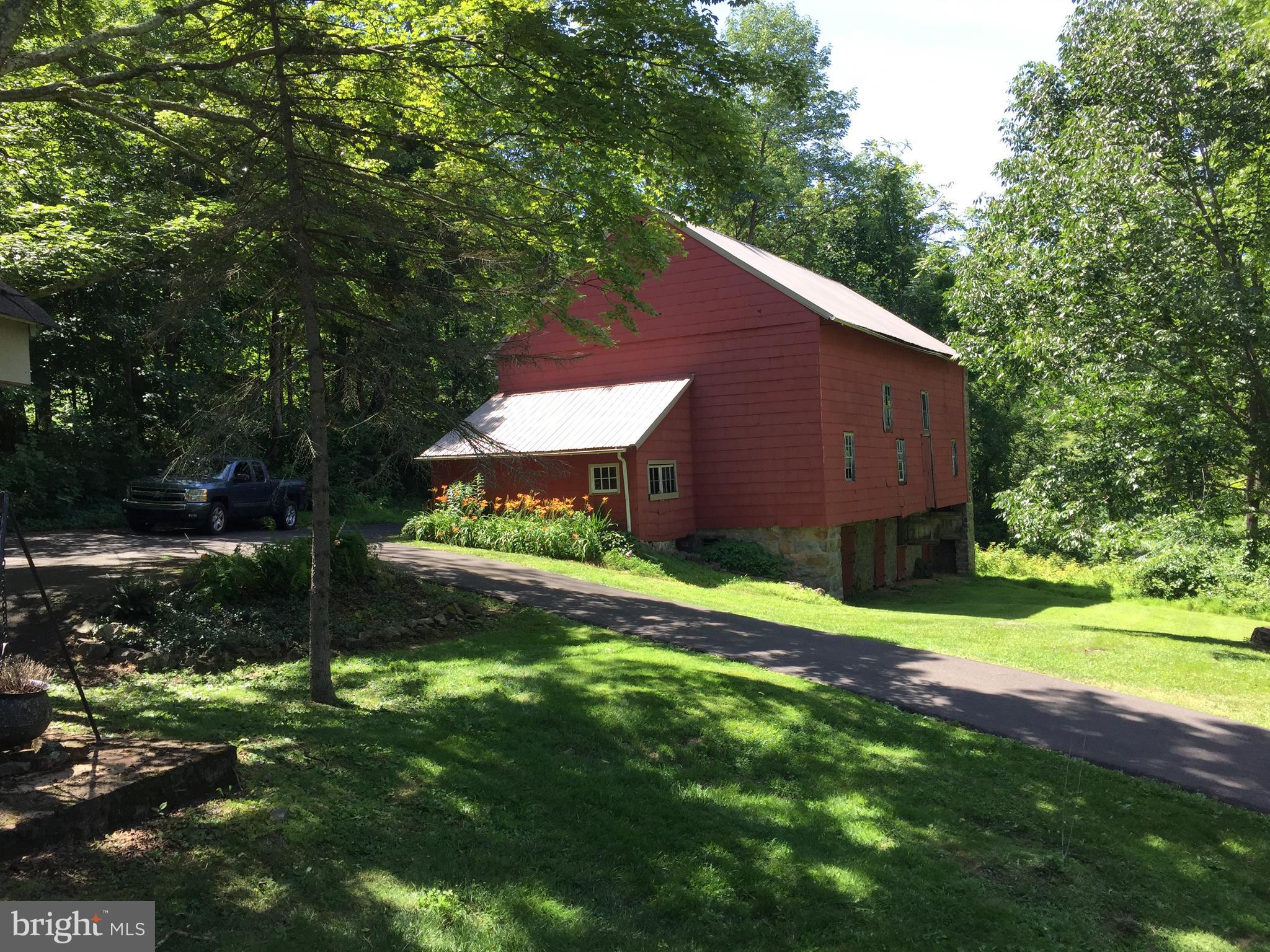 2010 Little Road Perkiomenville, PA 18074 - Photo 3 of 47 Side View of Barn