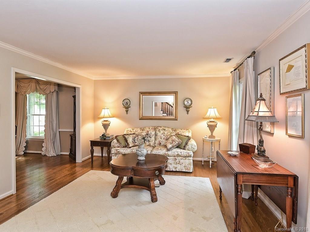 4267 Tottenham Road Charlotte, NC 28226 - Photo 5 of 35 Gallery Image 5