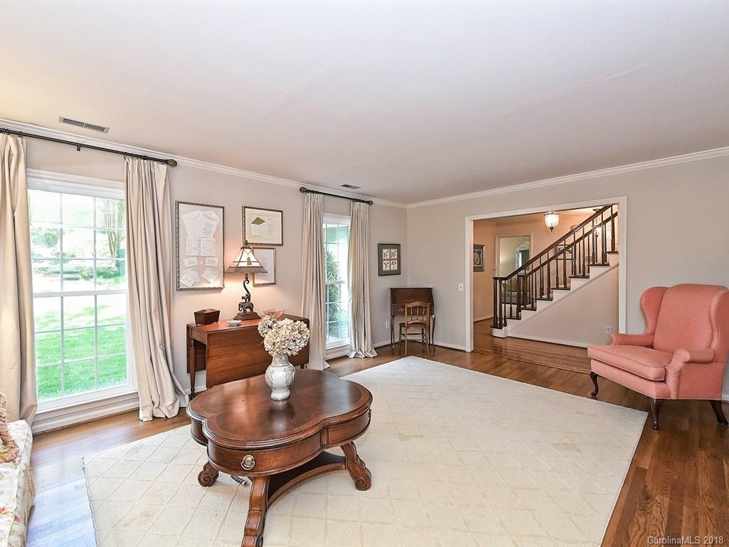 4267 Tottenham Road Charlotte, NC 28226 - Photo 6 of 35 Gallery Image 6