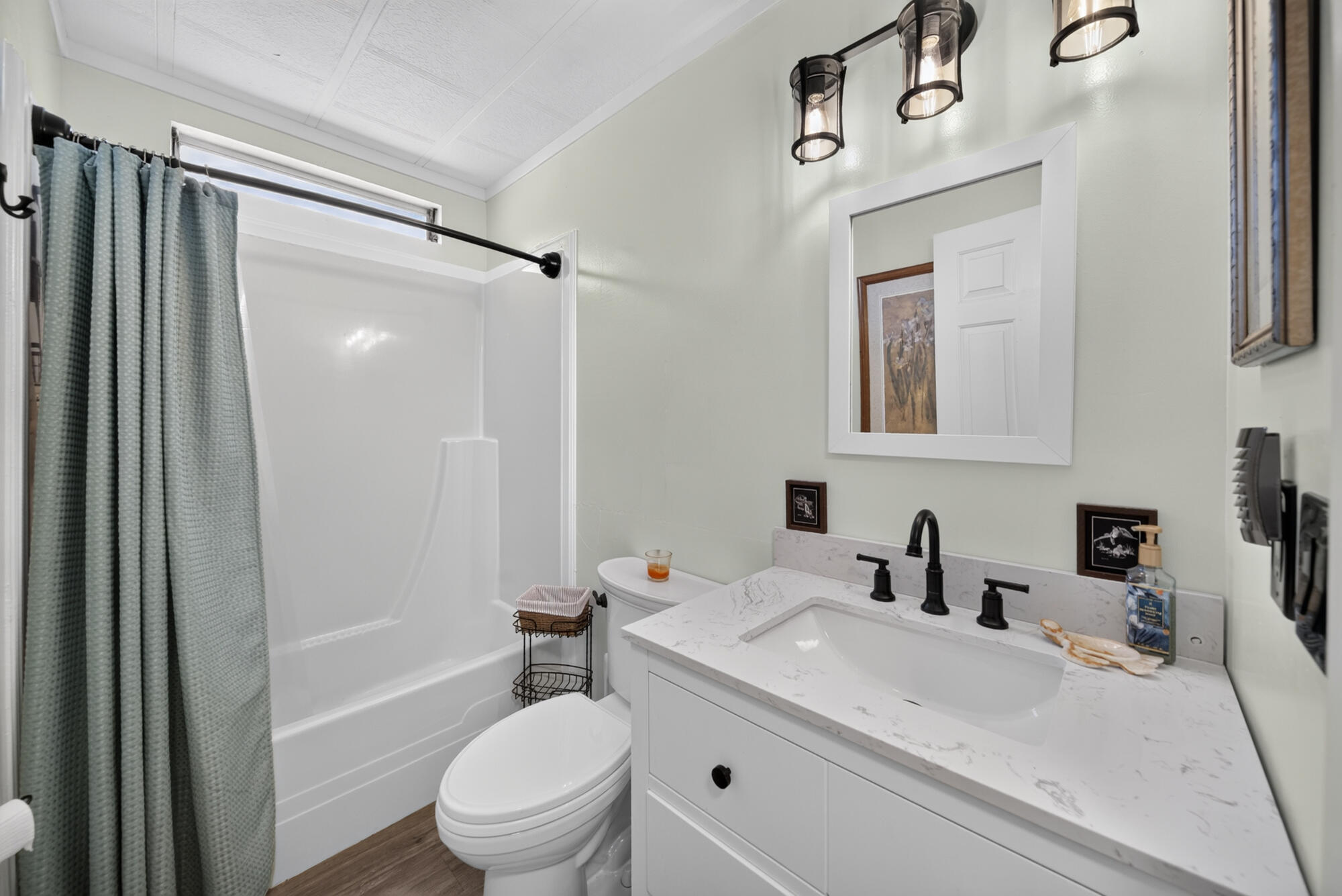 1077 Eagle Nest Road Redding, CA 96003 - Photo 17 of 34 1077 Eagle Nest Rd-21