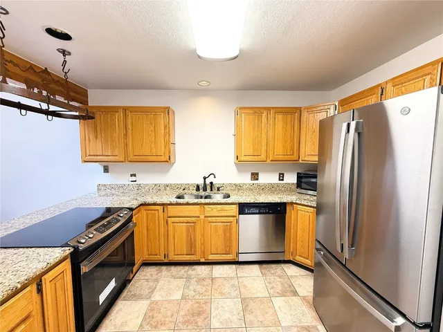 $819,999 | 132 Burgundy Circle, Silverthorne, CO 80498