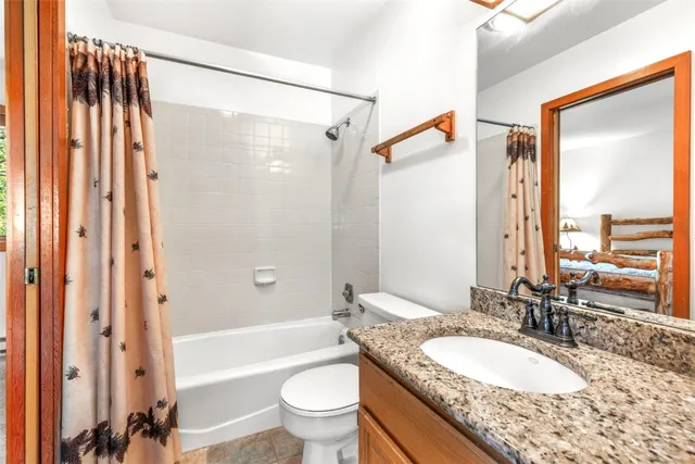 $819,999 | 132 Burgundy Circle, Silverthorne, CO 80498