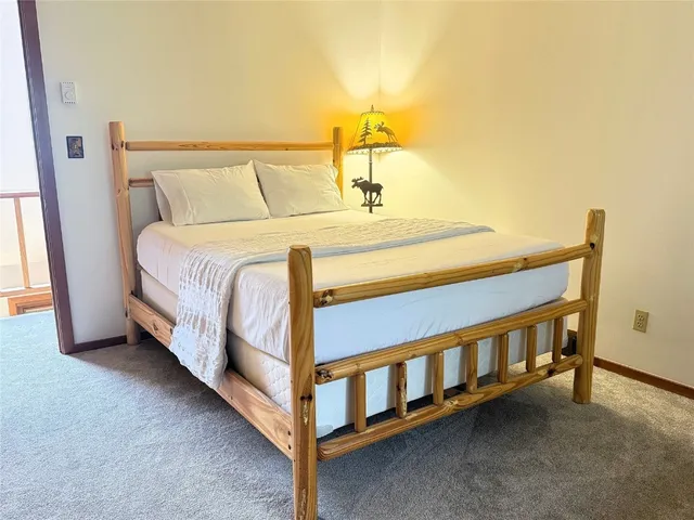 $819,999 | 132 Burgundy Circle, Silverthorne, CO 80498