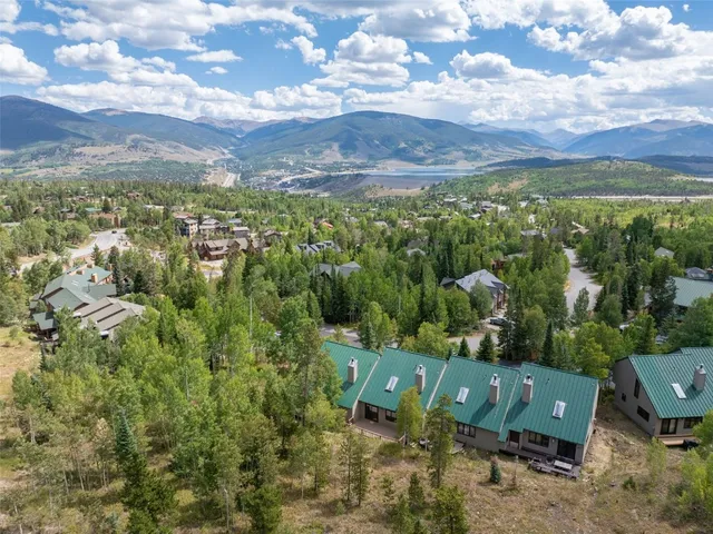 $819,999 | 132 Burgundy Circle, Silverthorne, CO 80498