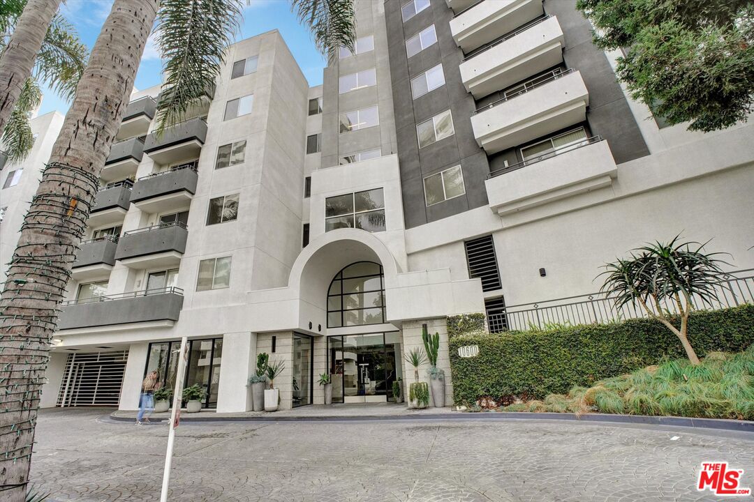 10600 Wilshire Boulevard, Unit 519 Los Angeles, CA 90024 - Photo 2 of 27 front view of a building