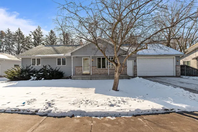 $303,000 | 201 East Meadow Grove Boulevard, Appleton, WI 54915