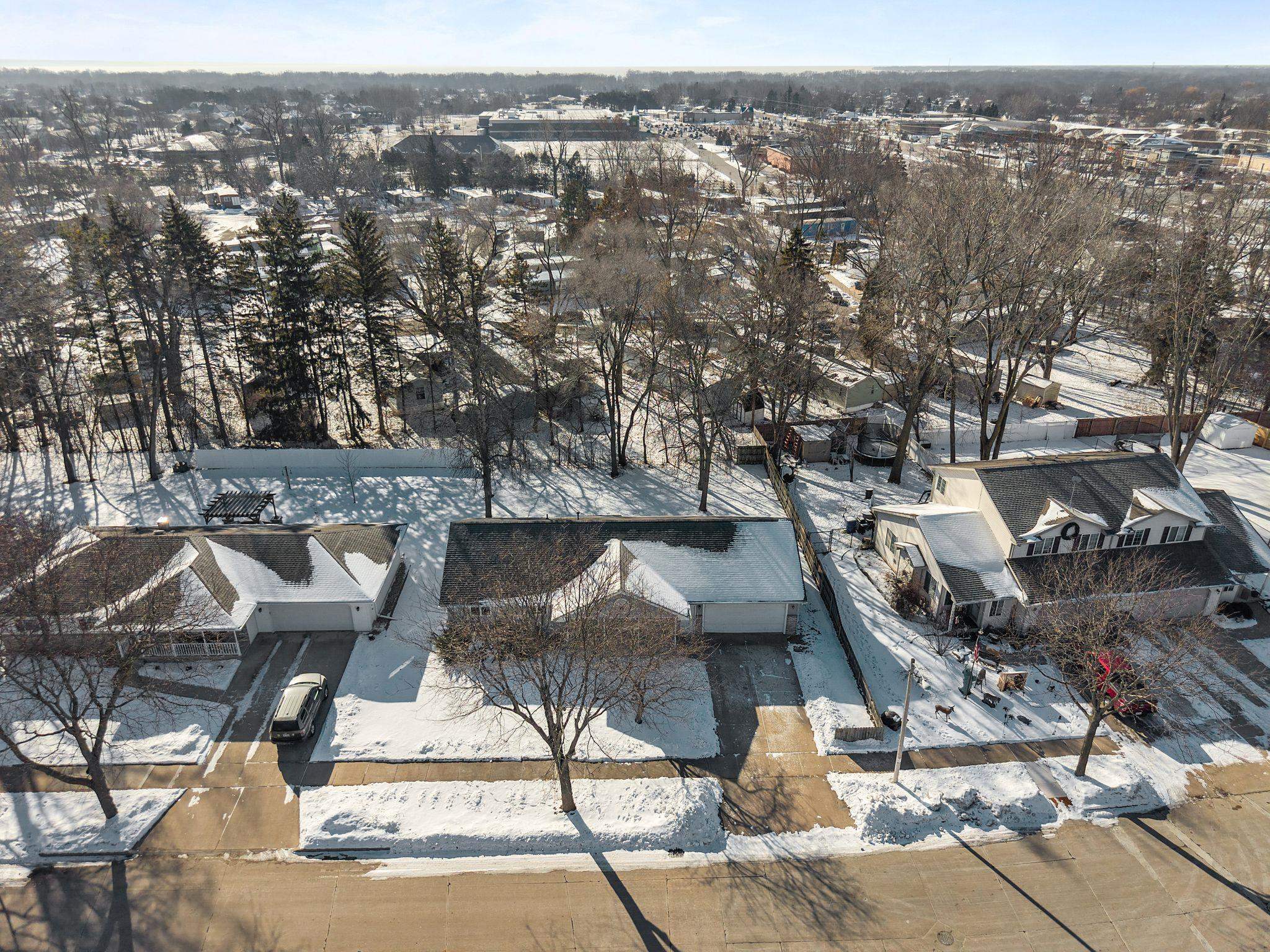 201 East Meadow Grove Boulevard Appleton, WI 54915 - Photo 32 of 34