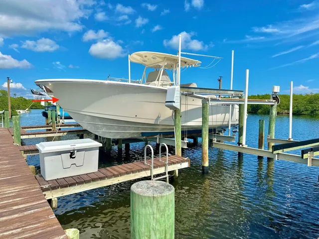 a view of empty room with ceiling fan