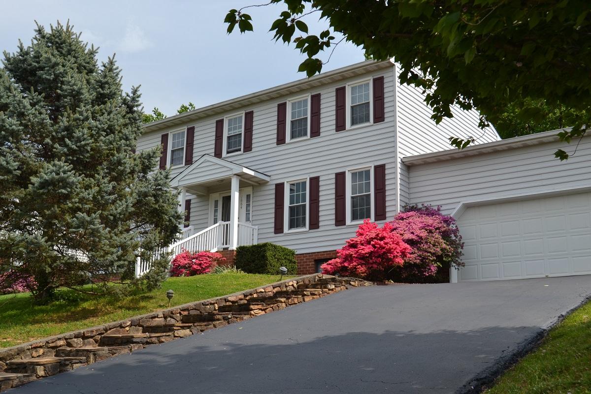 1664 Millbridge Road Salem, VA 24153 - Photo 1 of 26 1 Front Right