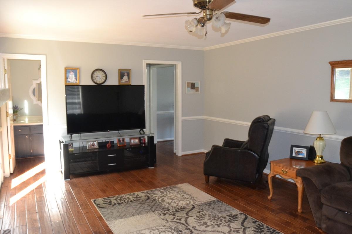 1664 Millbridge Road Salem, VA 24153 - Photo 12 of 26 12 Den 2