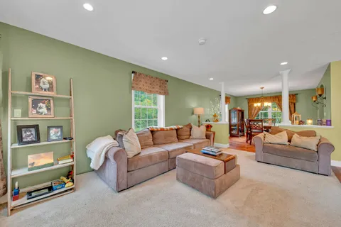 $1,000,000 | 7 Coopers Grove Road, Kingston, NH 03848