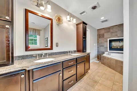 $1,000,000 | 7 Coopers Grove Road, Kingston, NH 03848