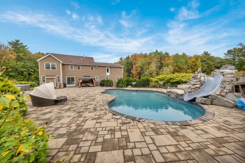 $1,000,000 | 7 Coopers Grove Road, Kingston, NH 03848