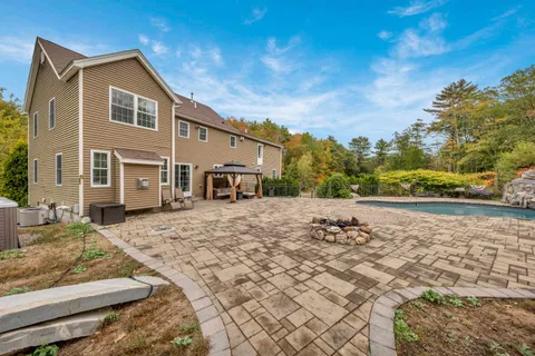 $1,000,000 | 7 Coopers Grove Road, Kingston, NH 03848