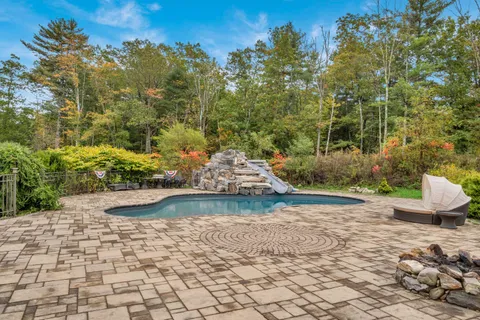 $1,000,000 | 7 Coopers Grove Road, Kingston, NH 03848