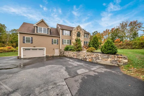 $1,000,000 | 7 Coopers Grove Road, Kingston, NH 03848